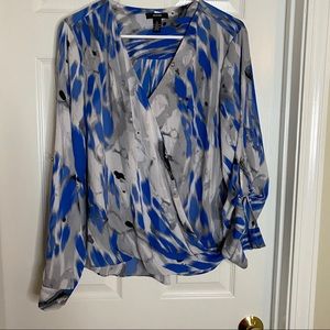 ALFANI size 16 blue gray white faux wrap top